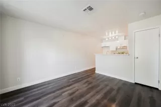 Photo #3: 2376008 Listing