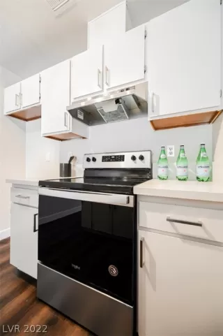 Photo #6: 2376008 Listing