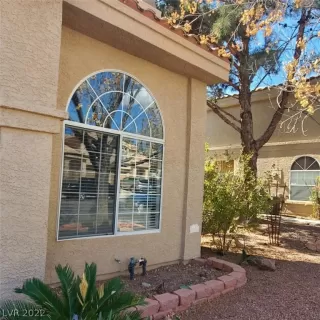 Photo #4: 2376012 Listing 