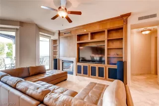 Photo #2: 2376015 Listing 