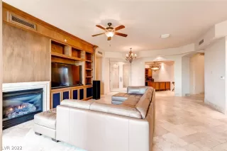 Photo #4: 2376015 Listing 