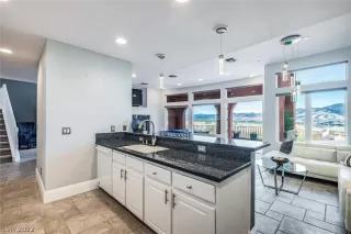 Photo #5: 2376024 Listing 