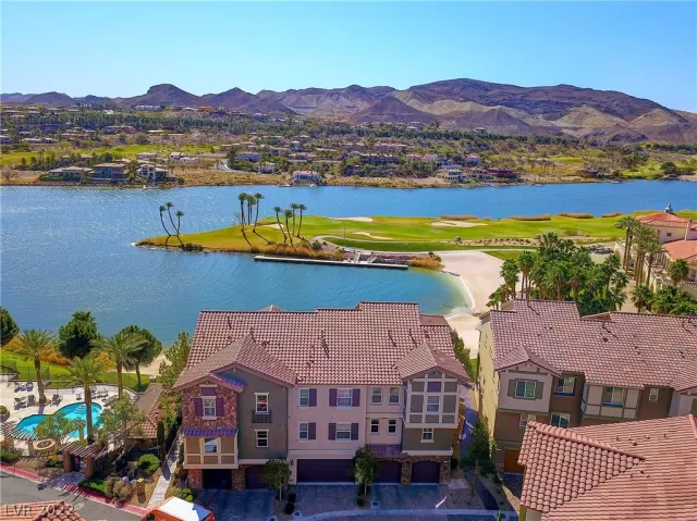 MLS: 2376033 Condo For Sale