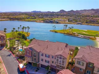 Photo #4: 2376033 Listing 