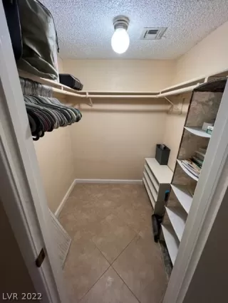 Photo #2: 2376036 Listing