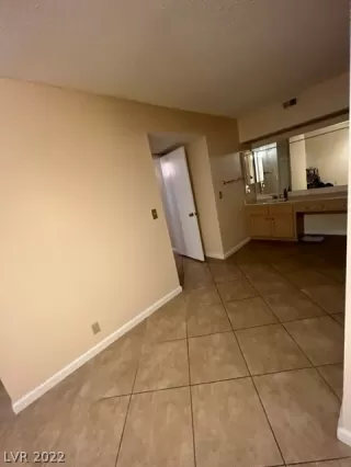 Photo #4: 2376036 Listing