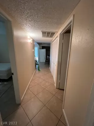 Photo #5: 2376036 Listing