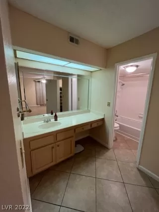 Photo #6: 2376036 Listing