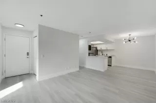 Photo #5: 2376056 Listing