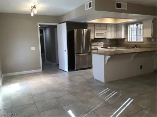 Photo #3: 2376058 Listing