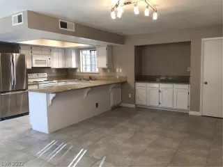 Photo #4: 2376058 Listing