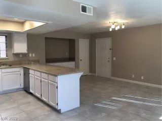 Photo #6: 2376058 Listing