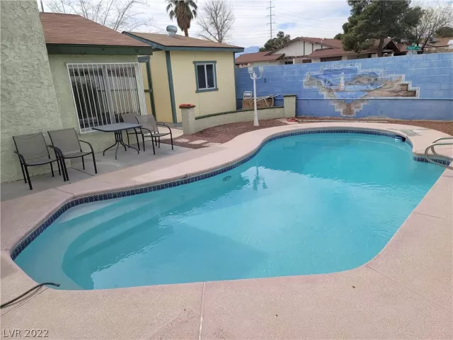 MLS: 2376155 Condo For Sale