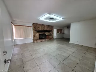 Photo #5: 2376155 Listing 