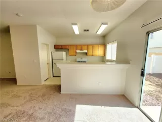 Photo #5: 2376172 Listing