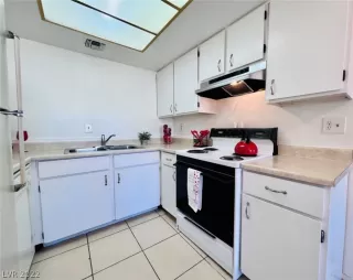 Photo #4: 2376223 Listing