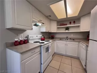 Photo #5: 2376229 Listing