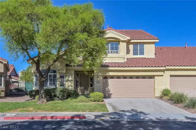 MLS: 2376246 Condo For Sale