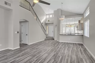 Photo #2: 2376246 Listing 