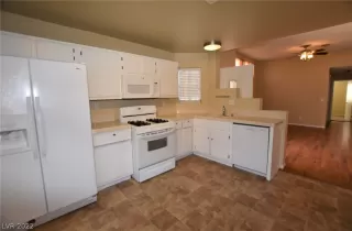 Photo #4: 2376250 Listing