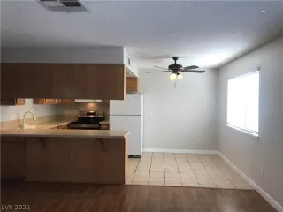 Photo #2: 2376251 Listing 
