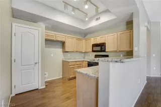 Photo #1: 2376296 Listing