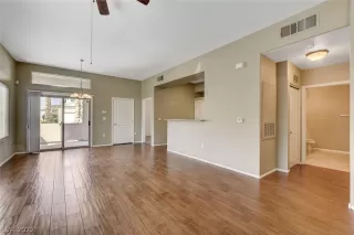 Photo #4: 2376296 Listing