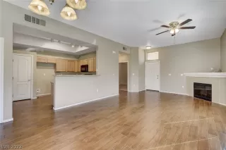 Photo #5: 2376296 Listing