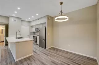 Photo #3: 2376310 Listing 