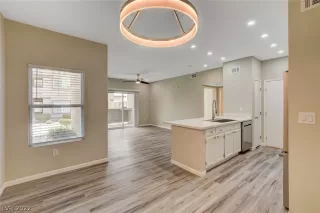 Photo #5: 2376310 Listing 