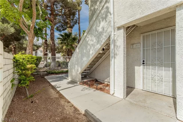 MLS: 2376336 Condo For Sale