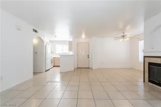 Photo #4: 2376336 Listing