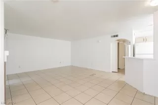 Photo #6: 2376336 Listing