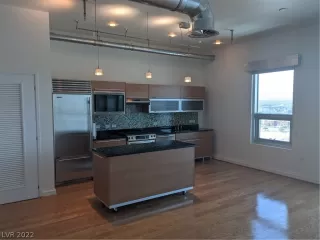 Photo #1: 2376341 Listing 