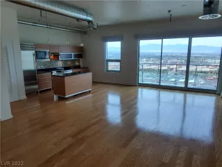 Photo #5: 2376341 Listing 