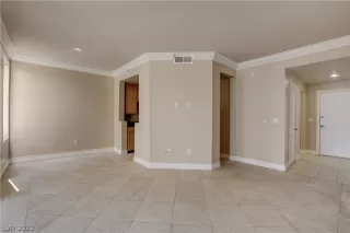 Photo #5: 2376349 Listing