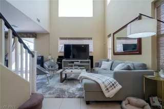 Photo #3: 2376359 Listing 