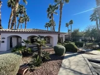 Photo #1: 2376388 Listing 