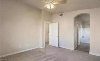 Photo #3: 2376408 Listing