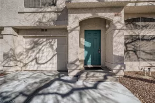 Photo #2: 2376418 Listing