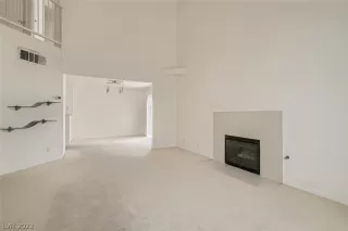 Photo #4: 2376418 Listing