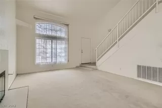 Photo #6: 2376418 Listing