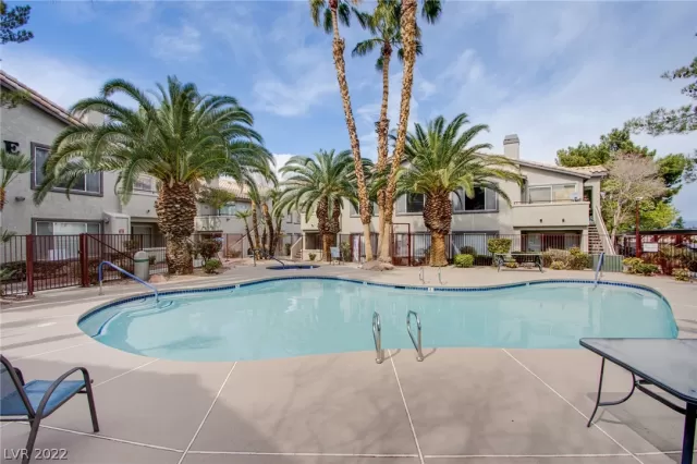 MLS: 2376422 Condo For Sale