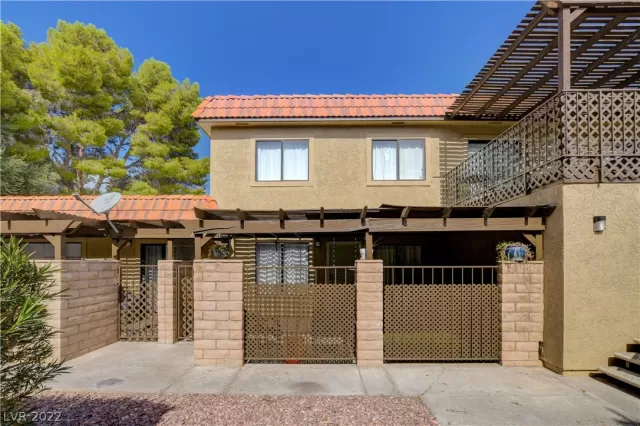 MLS: 2376449 Condo For Sale