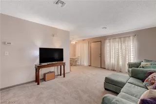 Photo #5: 2376449 Listing 