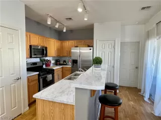 Photo #3: 2376481 Listing 