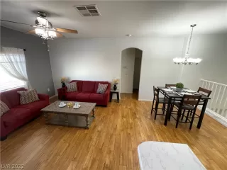 Photo #5: 2376481 Listing 