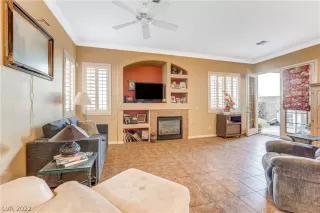 Photo #5: 2376509 Listing