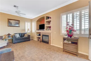 Photo #6: 2376509 Listing