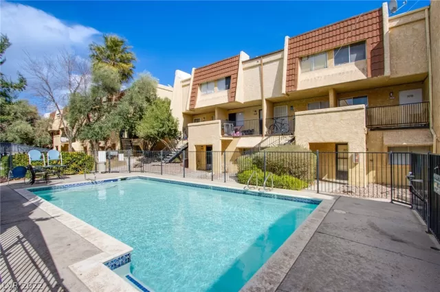 MLS: 2376543 Condo For Sale